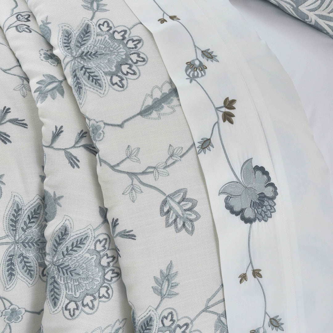 J Queen Blue Garden 4-Piece Comforter Set in Queen- Final Sale Comforter Sets By US Office - Latest Bedding