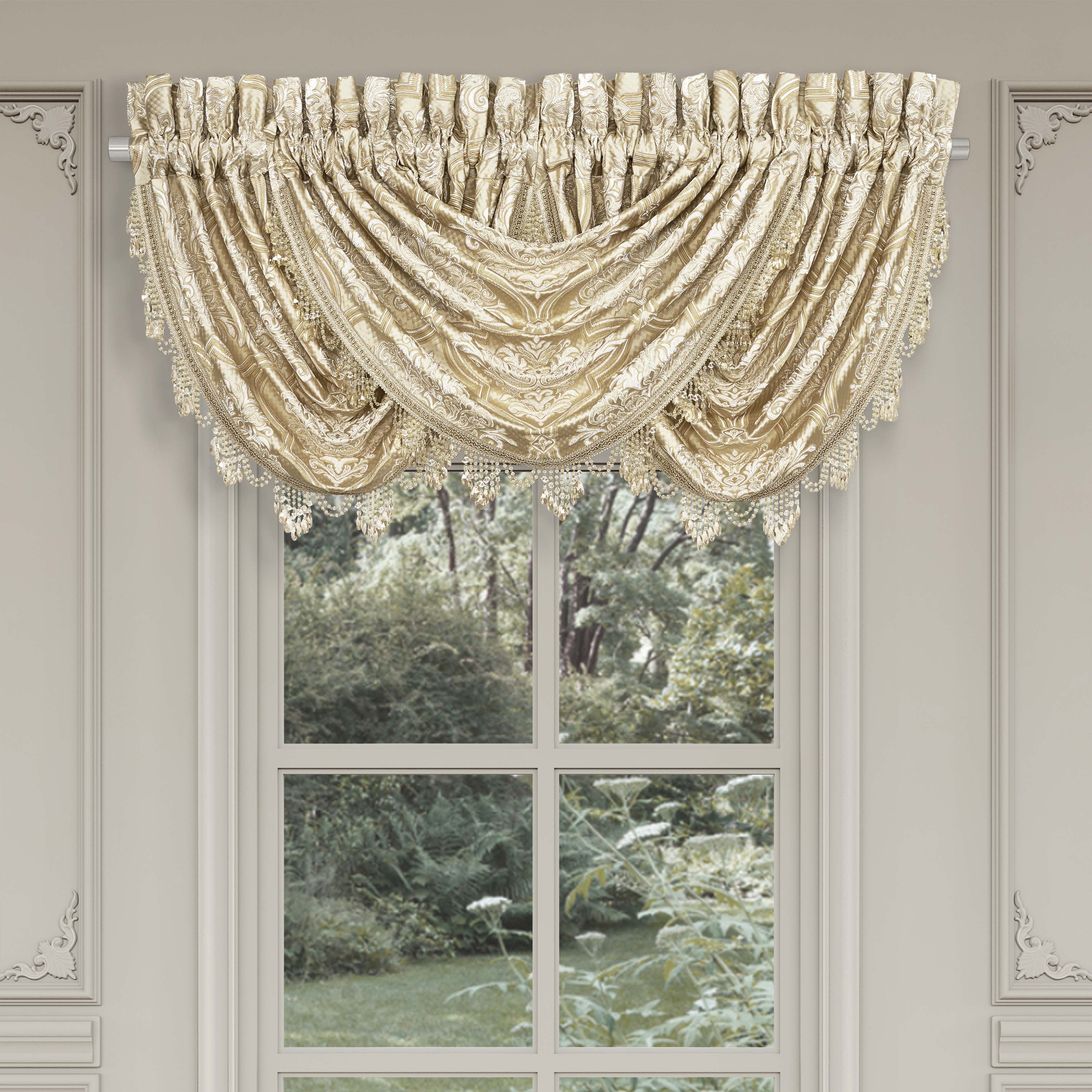 SezanneChampagneWaterfallWindo