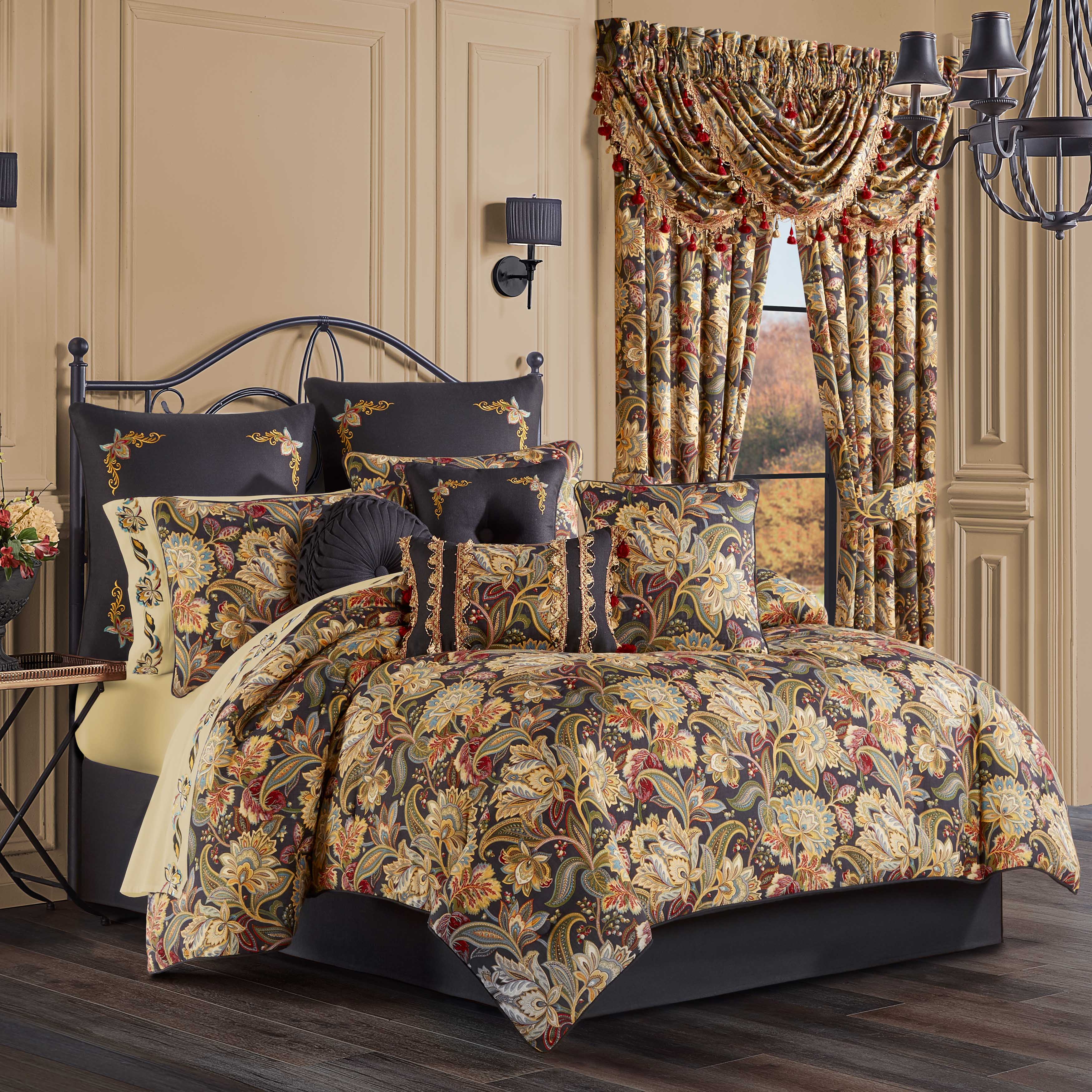 Five Queens Court Stefania Black 4-Piece Comforter Set – Latest