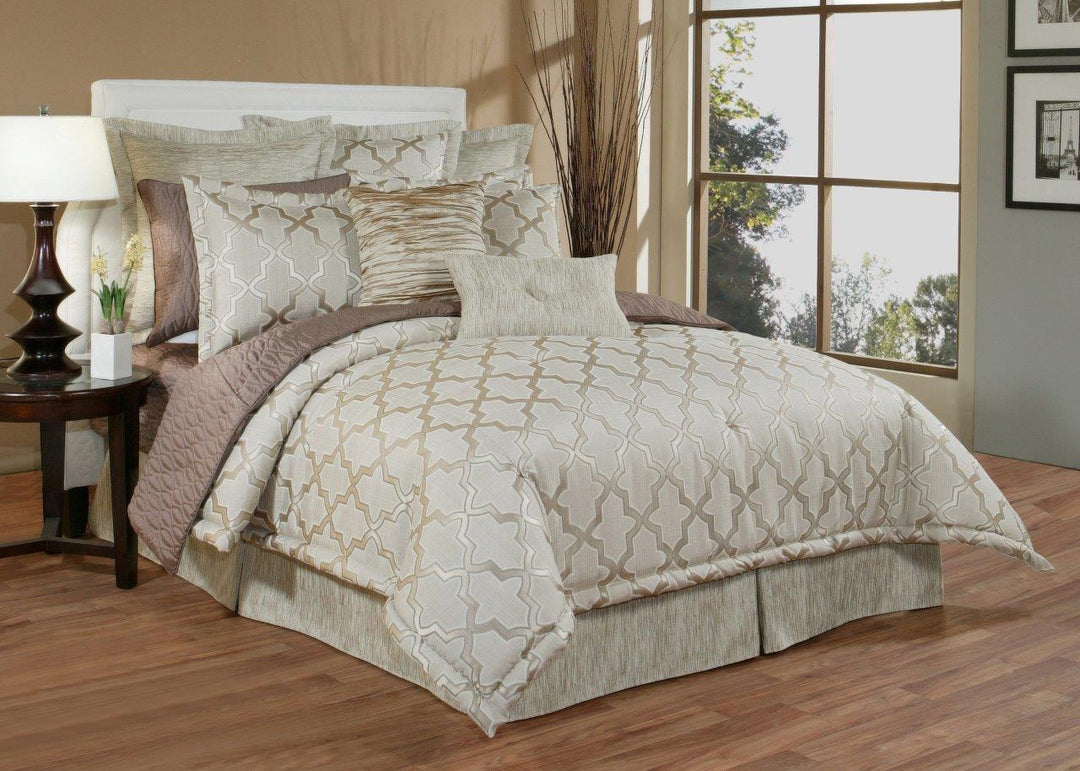 Austin Horn En' Vogue 4 Piece Glamour Comforter Set Comforter Sets By Pacific Coast Home Furnishings