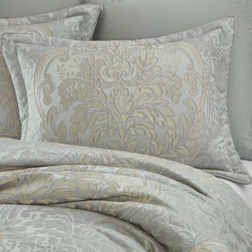 J Queen Belgium Spa 4-Piece Comforter Set in Queen- Final Sale Comforter Sets By US Office - Latest Bedding