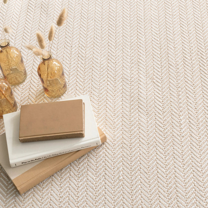 Herringbone Linen/White Handwoven Indoor/Outdoor Rug Rug By Annie Selke