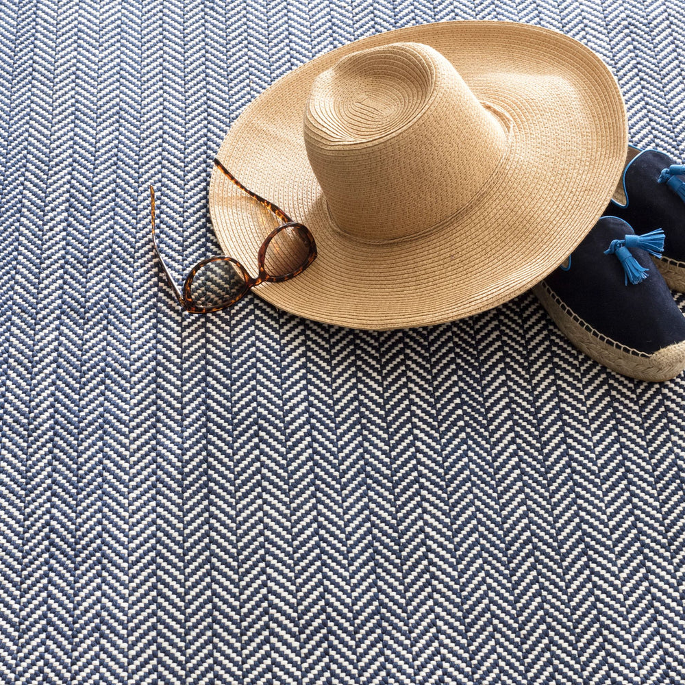 Herringbone Navy/Ivory Handwoven Indoor/Outdoor Rug Rug By Annie Selke