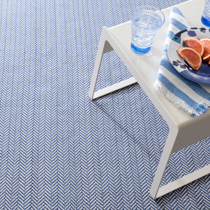 Herringbone Denim/Ivory Handwoven Indoor/Outdoor Rug Rug By Annie Selke
