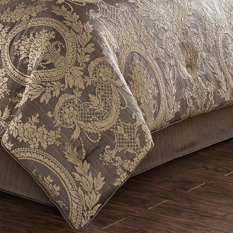 J Queen Neapolitan Mink 4-Piece Comforter Set in King- Final Sale Comforter Sets By US Office - Latest Bedding