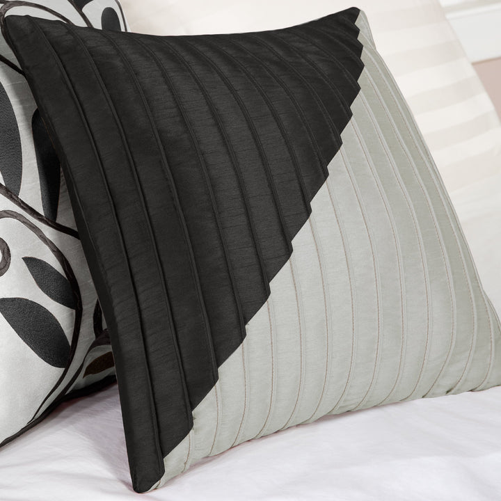 Arlo Sweet 7-Piece Comforter Set Comforter Sets By JLA HOME/Olliix (E & E Co., Ltd)