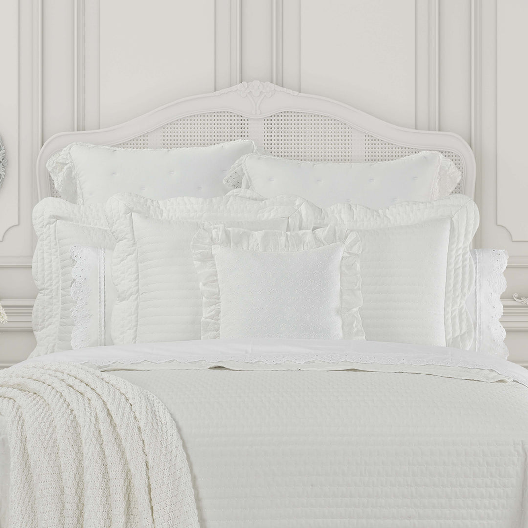 Amherst White Quilt Quilt Sets By J. Queen New York