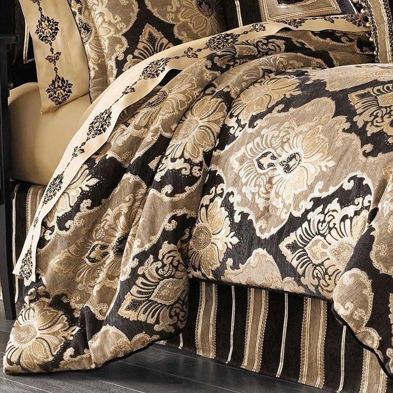 Bradshaw Black 4-Piece Comforter Set By J Queen Comforter Sets By J. Queen New York