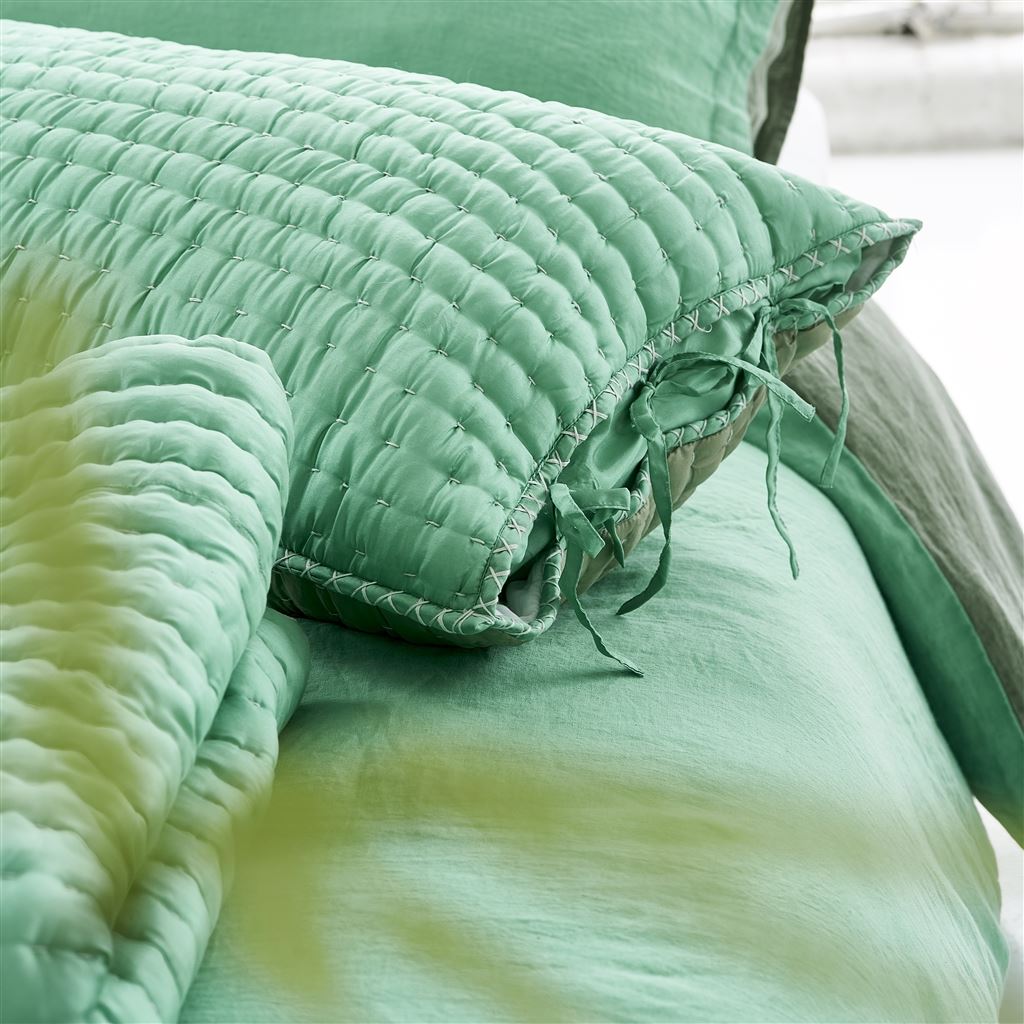 Chenevard Eau De Nil & Celadon Hand Silk Quilt – Latest Bedding