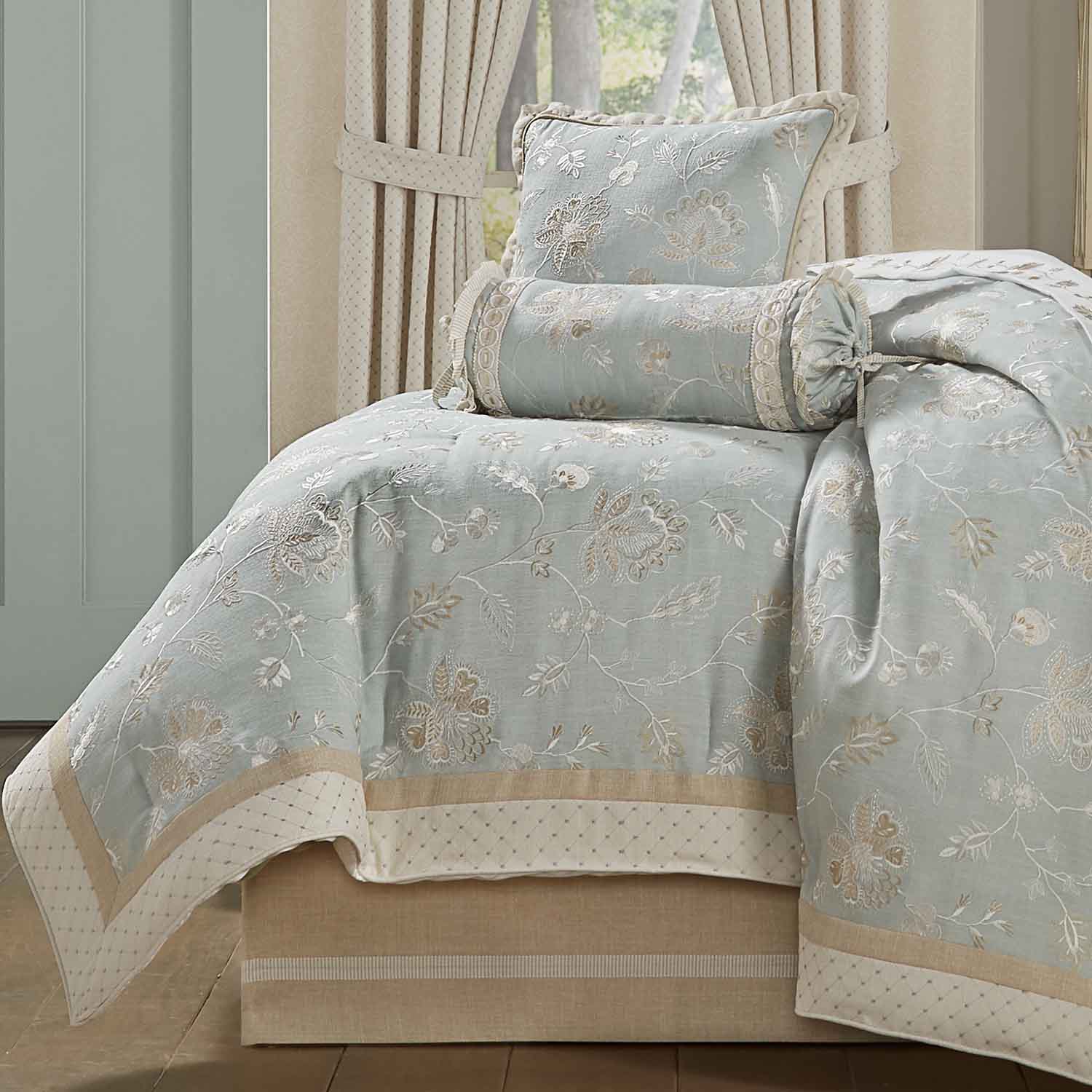 J. Queen New York Garden View SPA 4-Piece Comforter Set – Latest