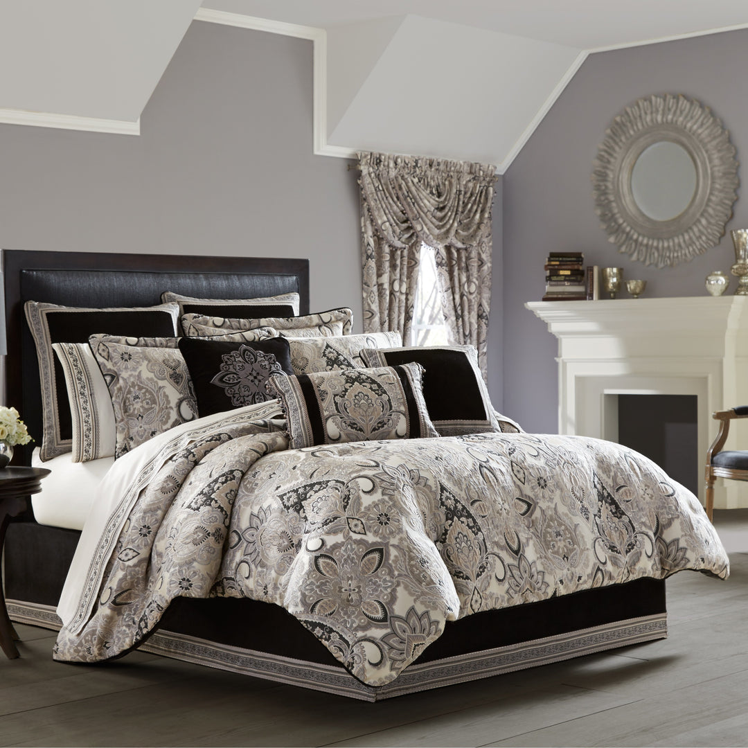 Guiliana Silver/Black 4-Piece Comforter Set By J Queen – Latest Bedding