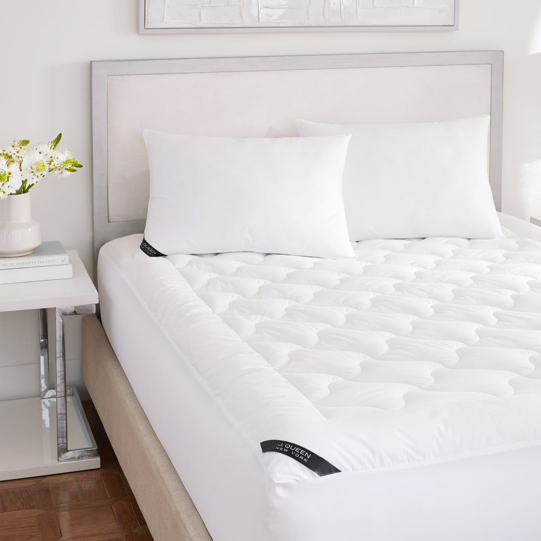 Royalty 233 White Mattress Pad By J Queen Mattress Pad By J. Queen New York