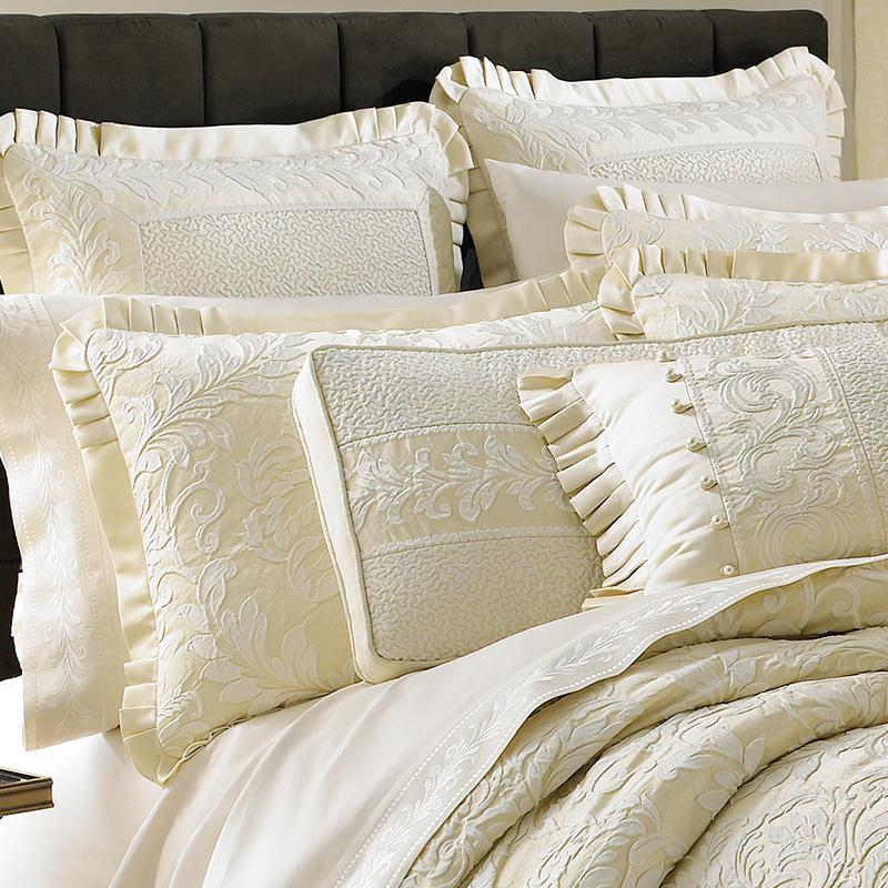 J Queen Marquis Ivory 4Piece Comforter Set in Queen Final Sale