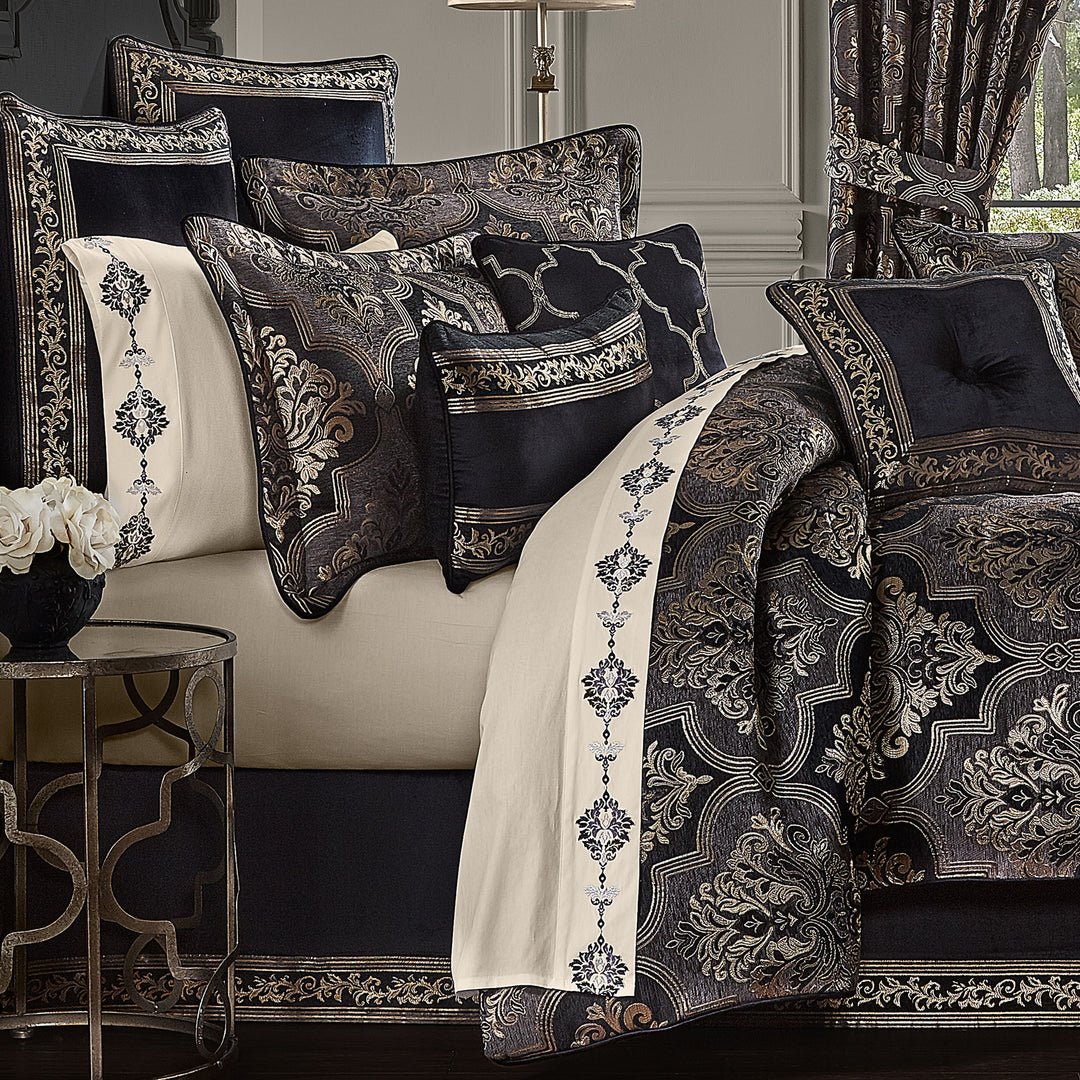 Queen Comforter Set 